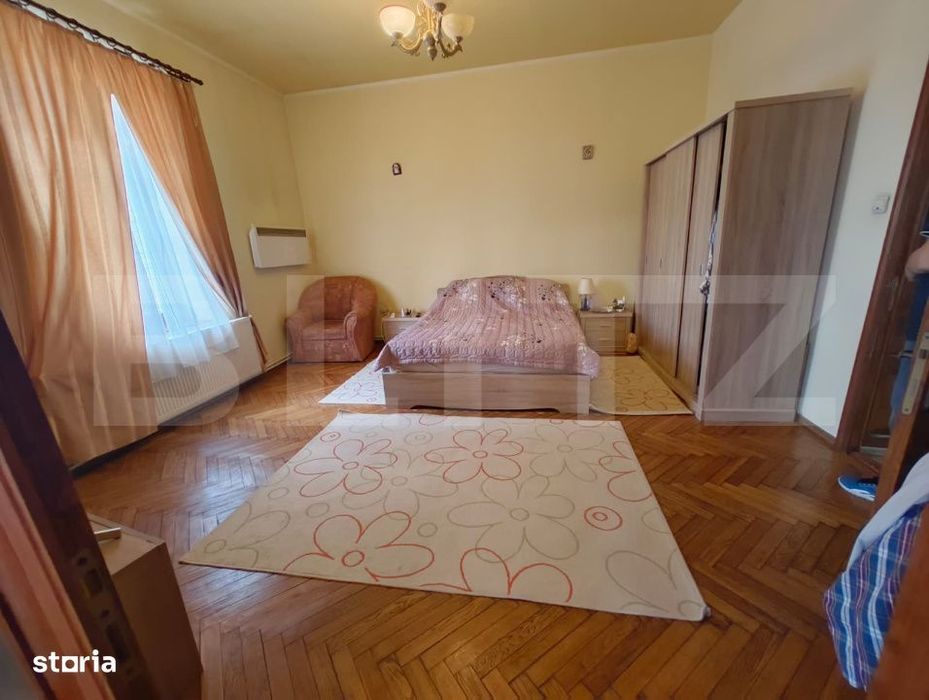 Casa de vanzare, 240 mp, zona Centru