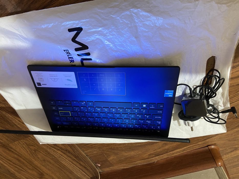 ASUS новом ноут SSD 350gb