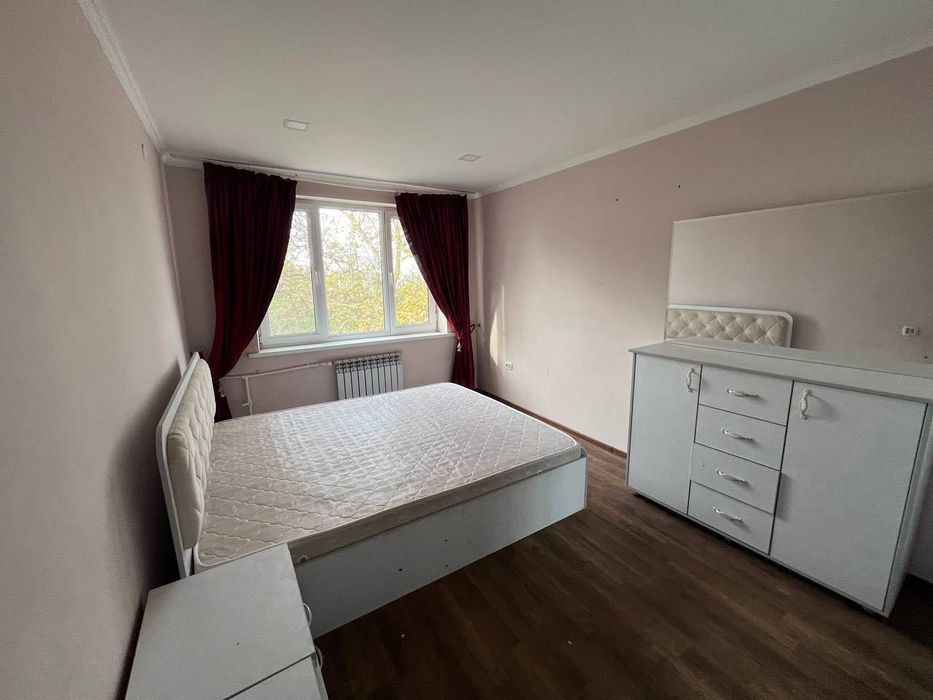 Сдается 3x комнатная квартира
C  обстановкой в горде Алмалыке