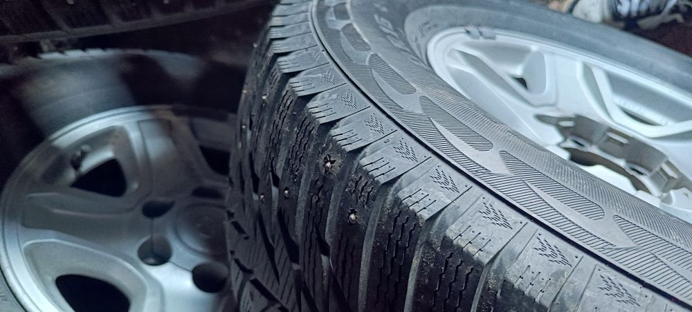 Продам комплект дисков с резиной.