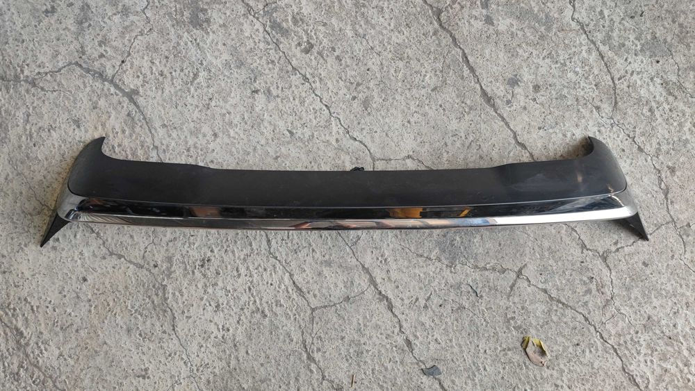 Крило пета врата трети стоп Peugeot 2008 хром спойлер багажник
