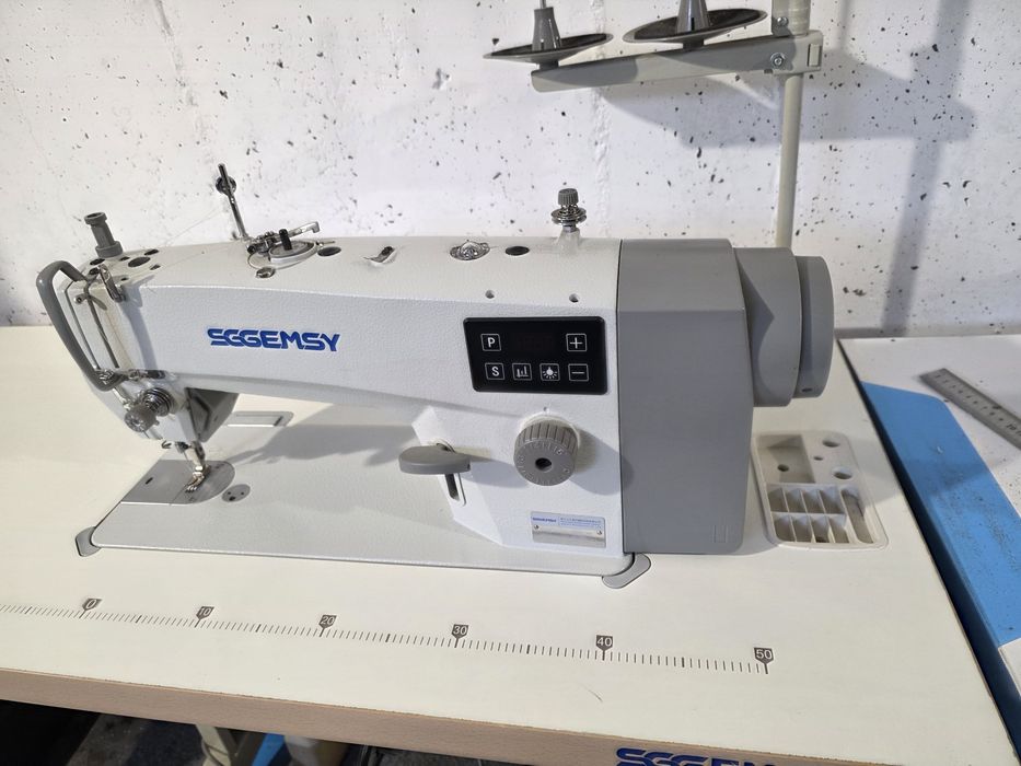 Професионална права шевна машина SGGEmsy