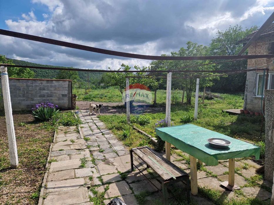 Продава се Къща в с. Тръстиково, Област Варна - 168 кв.м за 313 €/кв.м - Снимка #2