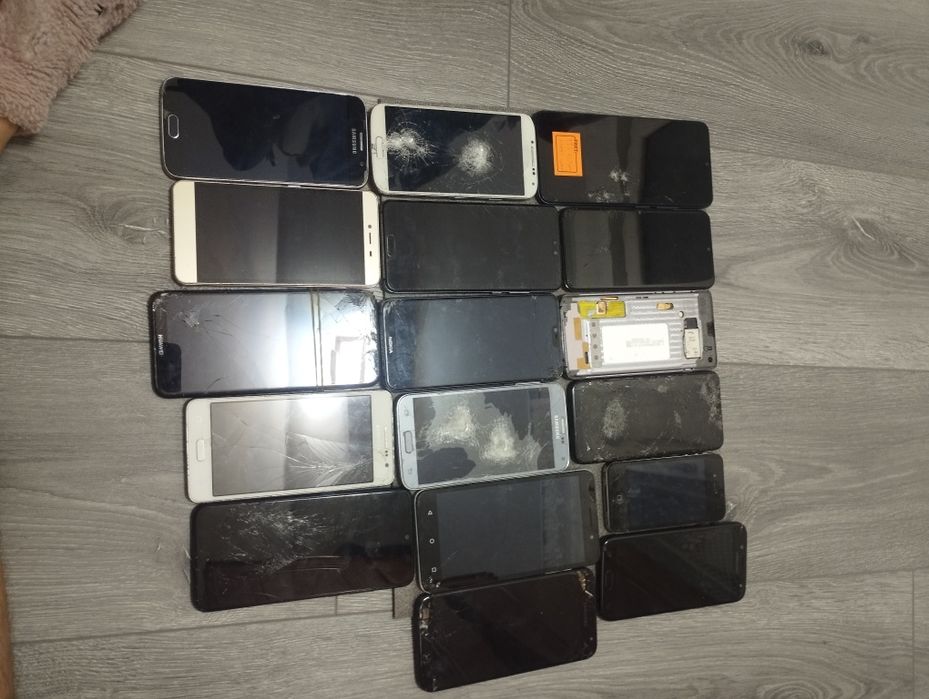 Telefoane pentru piese, reparat sau recarosat