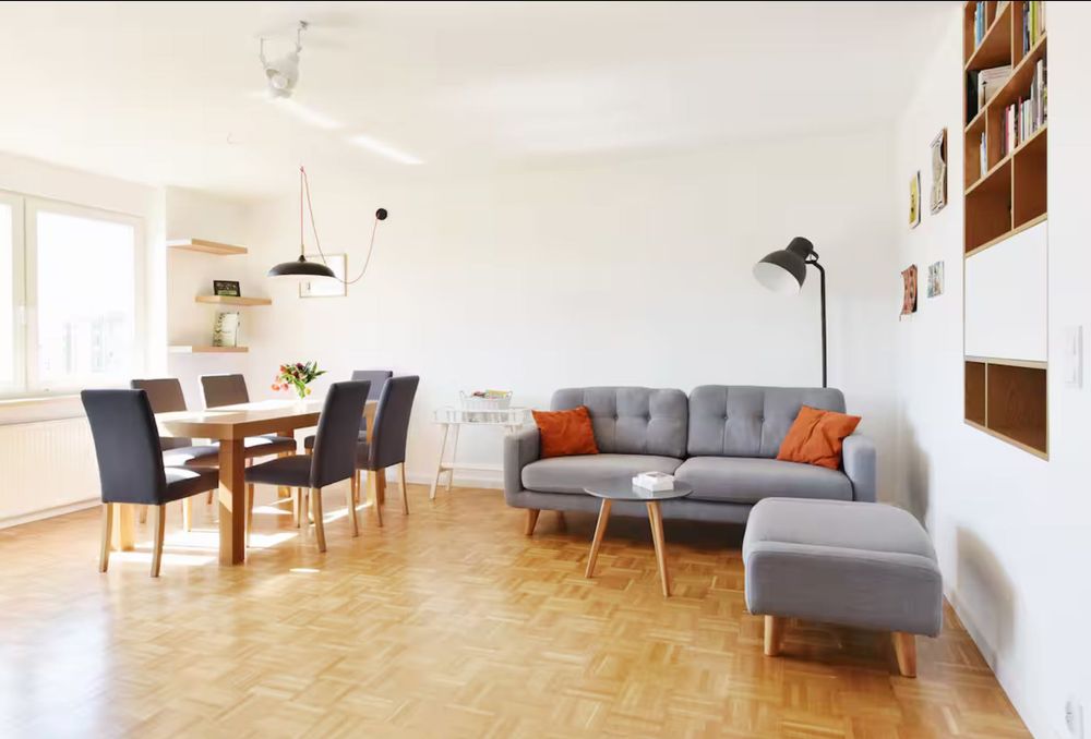 Тристаен апартамент под наем 725 ЕВРО