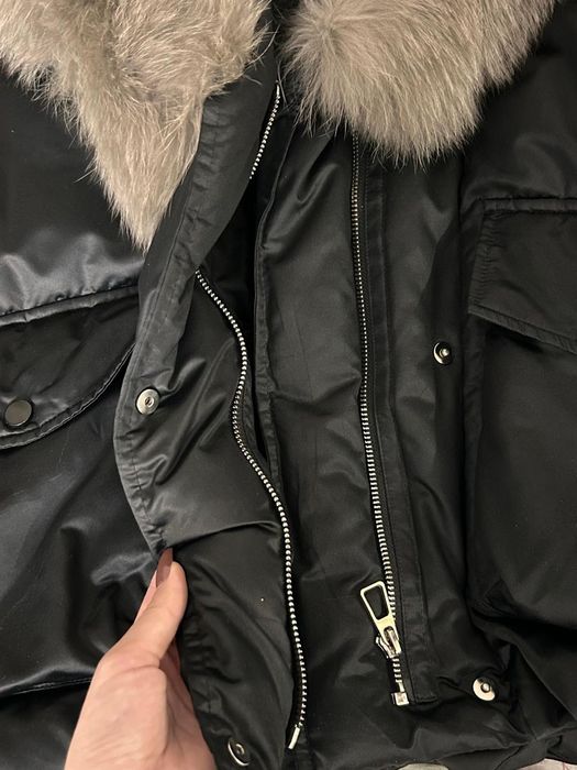 Продам куртку с воротником