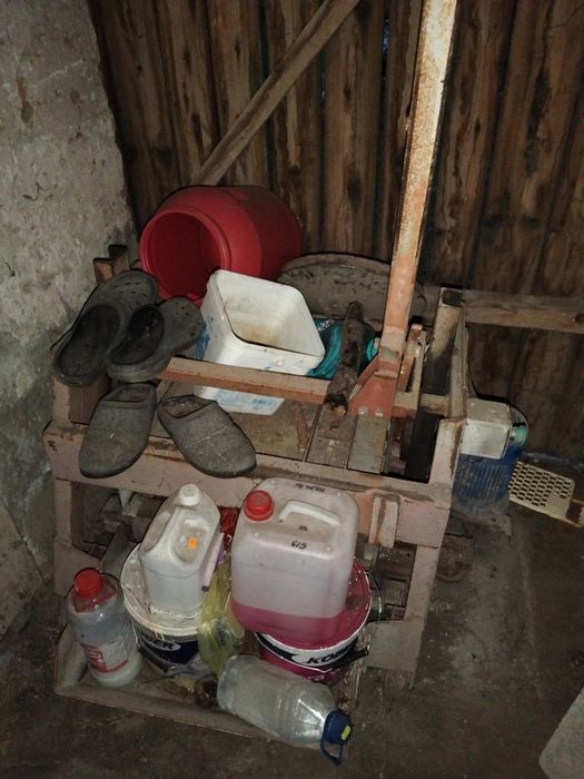 Vând mașina de făcut boltari