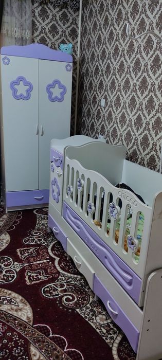 Детская кровать +шкаф