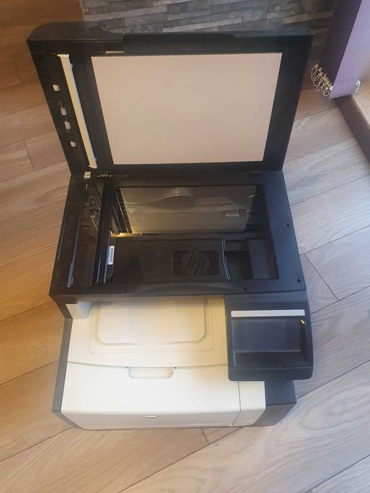 НР Мултифункционално устройство цветен лазарен принтер/скенер/факс