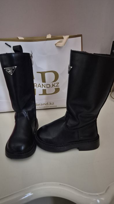 Детские модные сапоги