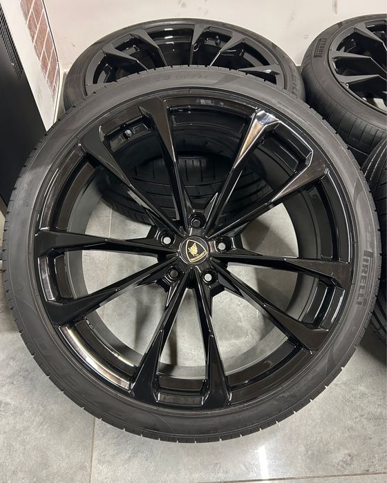 Jante Lamborghini Urus pe 23 vara