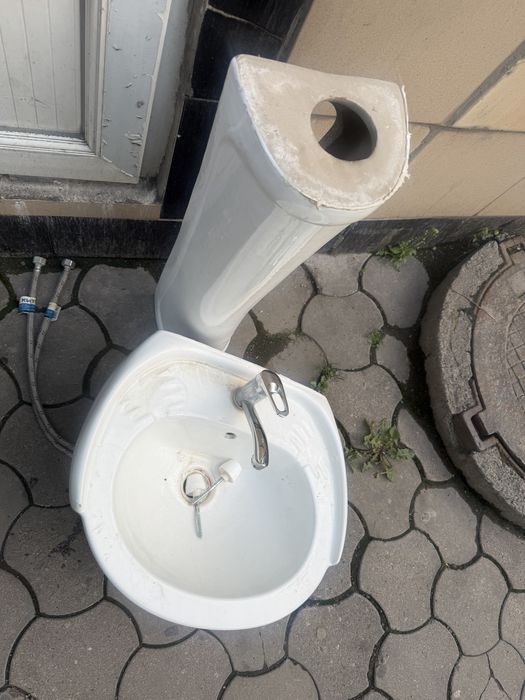 Для сан узел роковина ножкои