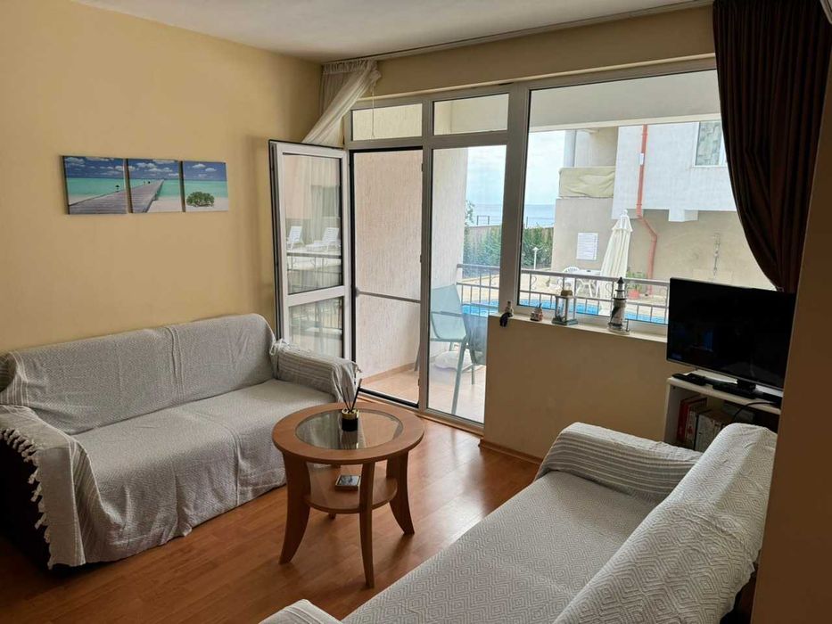 Дава се под наем Двустаен апартамент в Свети Влас - 55 кв.м за 250 € - Снимка #2