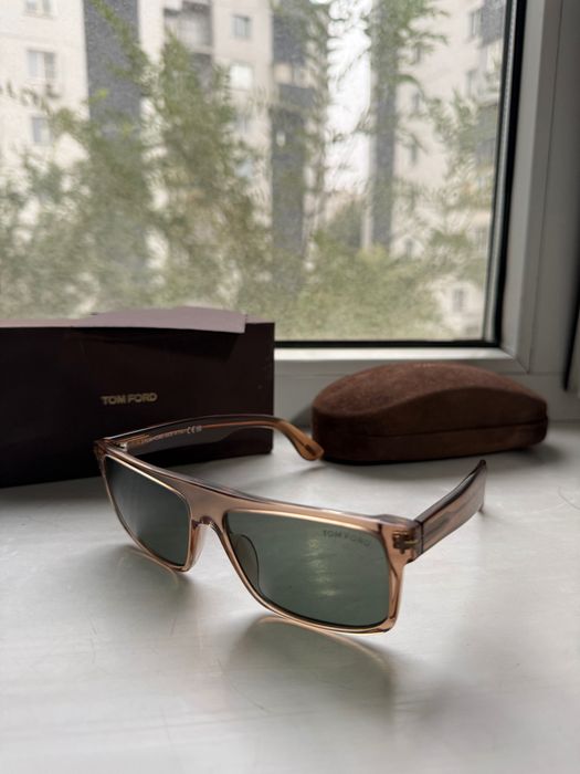 Tom Ford — оригинальные солнцезащитные очки