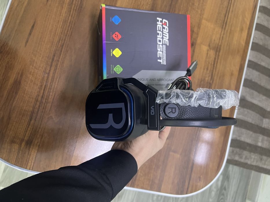 O'yin quloqchinlar V10 MORADI RGB bilan