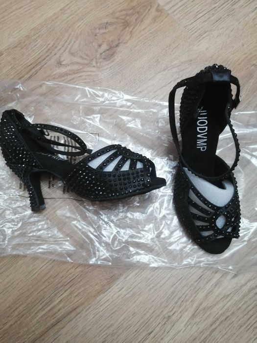 Обувки за латинотанци, черни и сребристи