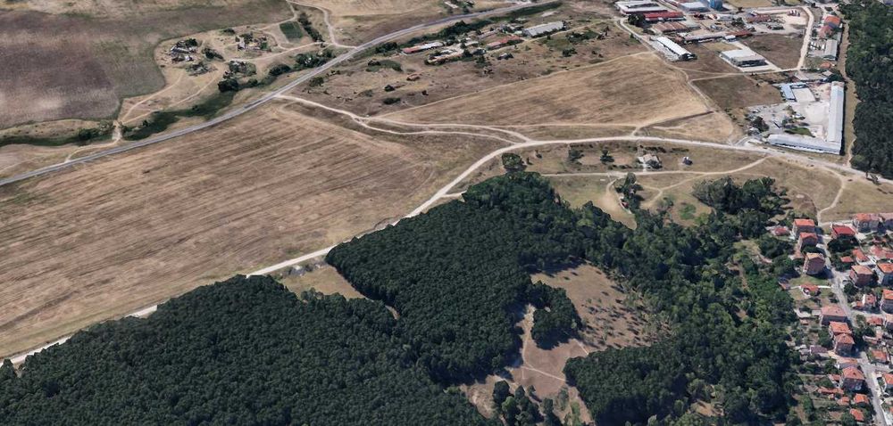 Терен подходящ за складова база  Местност Халилово