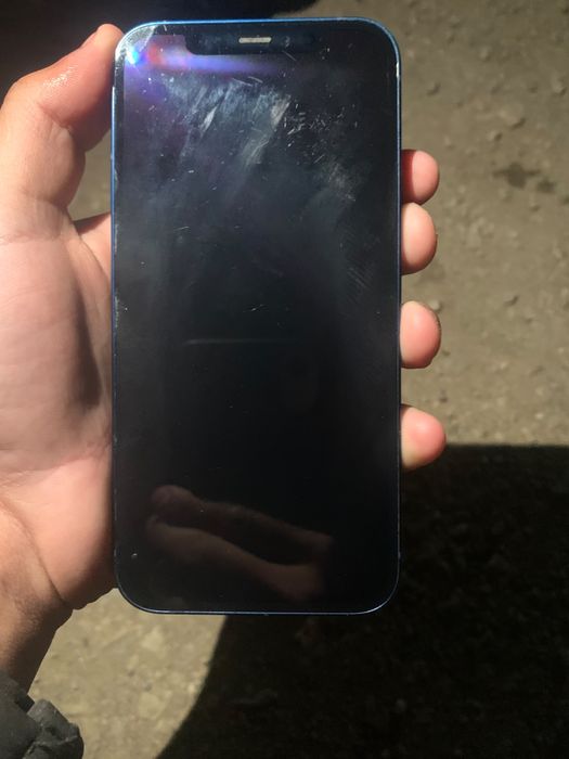 Продам iphone 12 в отличном состоянии