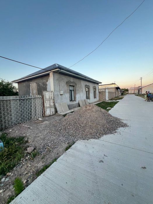 Ховли жой; Земельный участок