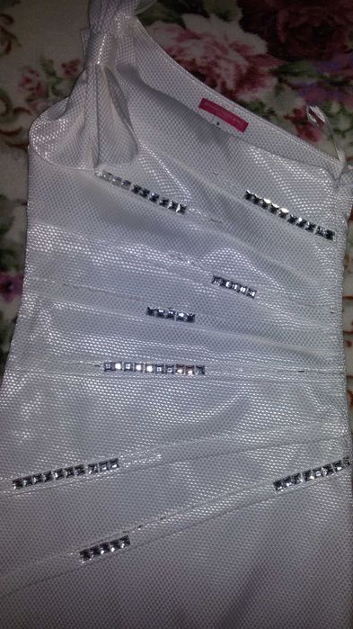 Срочно Платье нарядное на девочку 1000тг