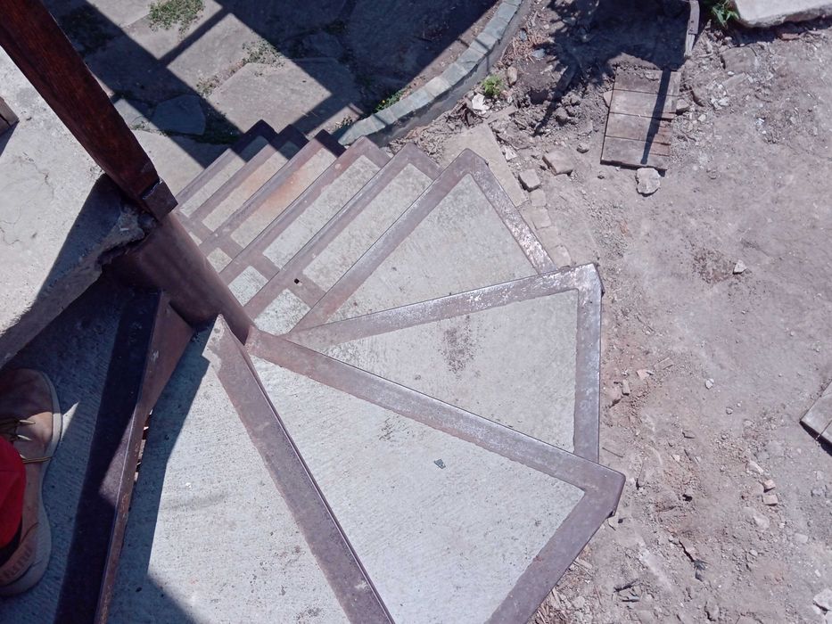 Вита стълба / Външно стълбище - стомана и бетон