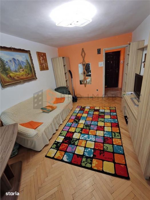 Apartament 3 camere cf 3 semidecomandat zona Micro 14