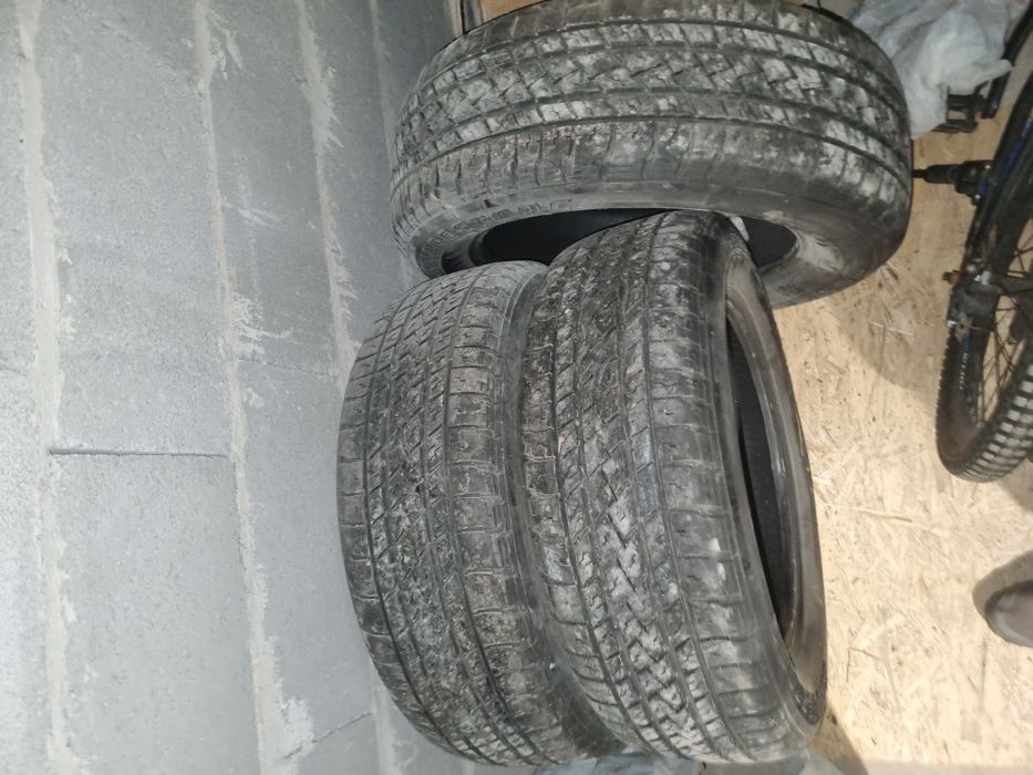 Продам шины bridgestone 225/60 R17.