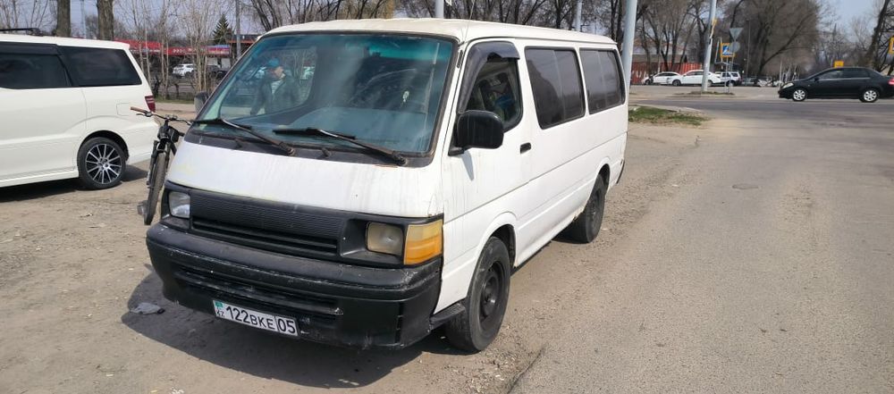 Продам хайс 2л бензин