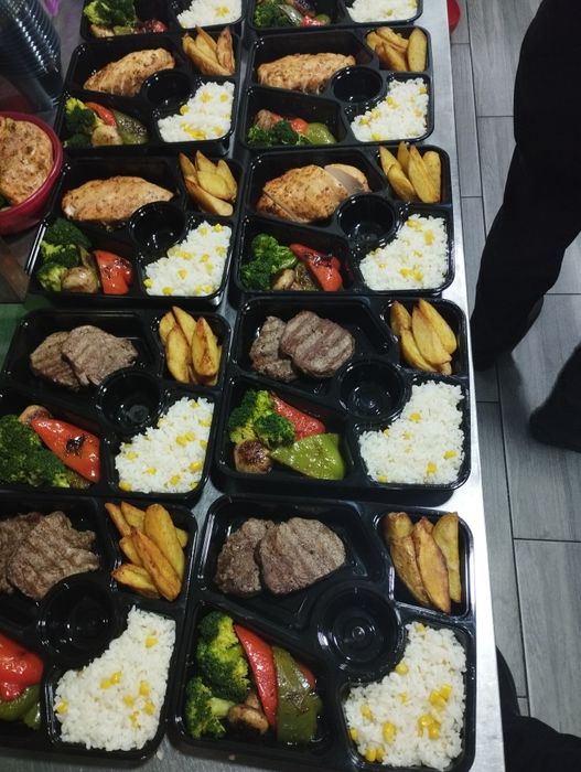 Shirin va mazali obed va ujinlarni szga yetqaizp beramz