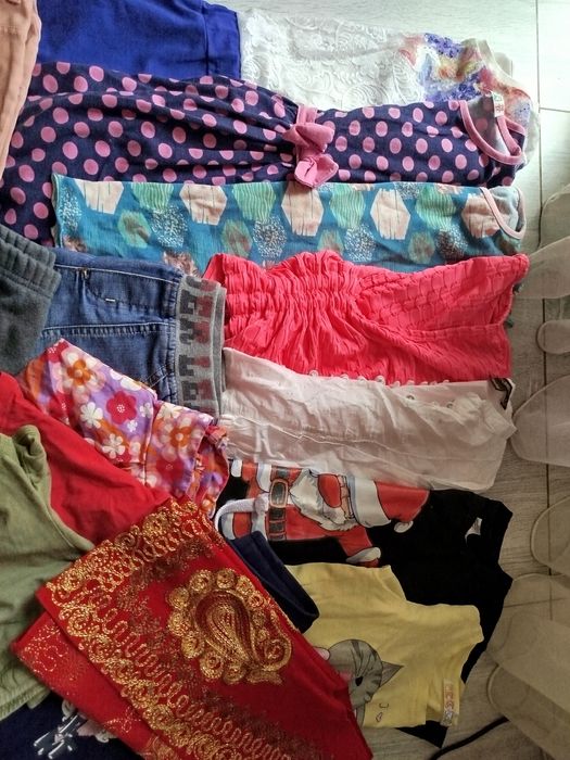 Отдам даром, детские вещи на девочку