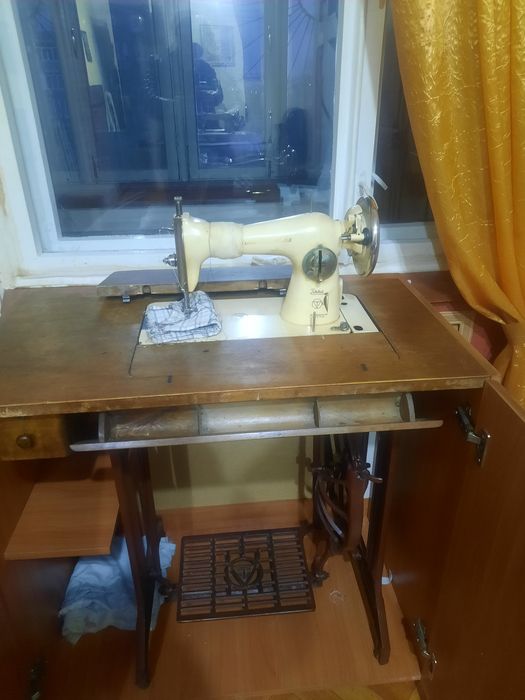 Продам швейную машинку. Раритет