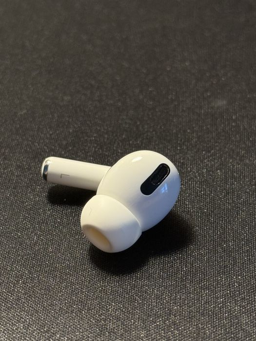 Airpods pro 1 , левый наушник