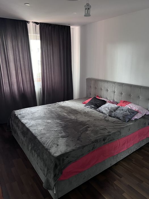 De inchiriat apartament cu 3 camere