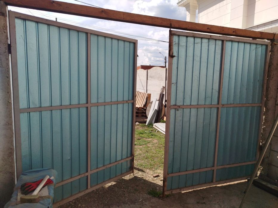 Usi garaj tabla zincata