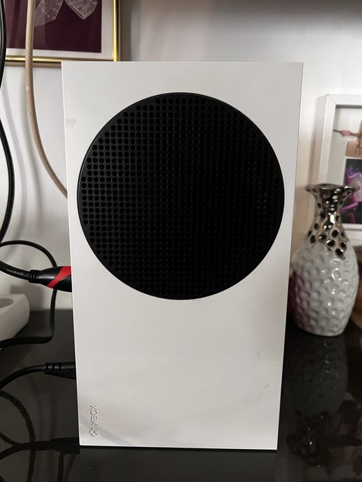 Xbox series S - cu 2 jocuri