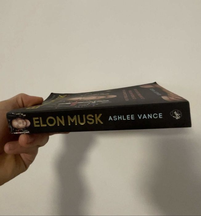 Книга Elon Musk на английски