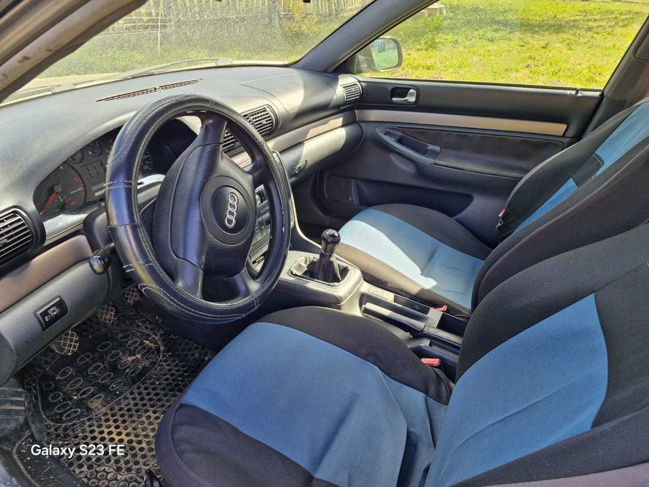 Vând autoturism urgent pentru piese