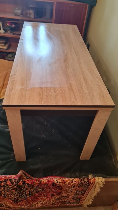 Голям диван със шест възглавници