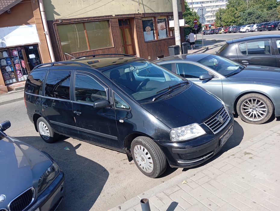 VOLKSWAGEN Sharan