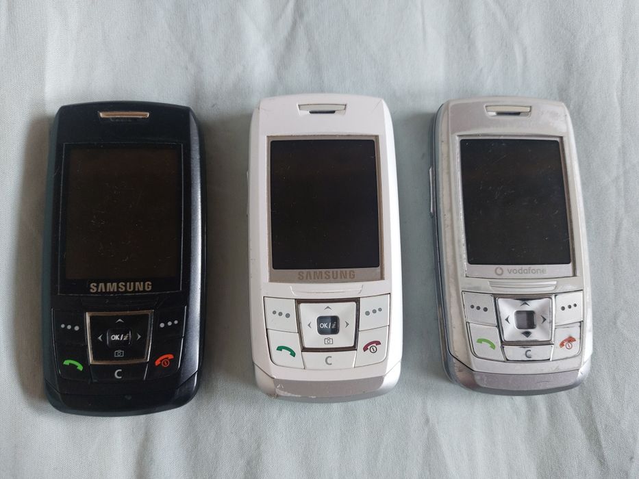 Vând 3 telefoane Samsung SGH E250 defecte – pentru piese