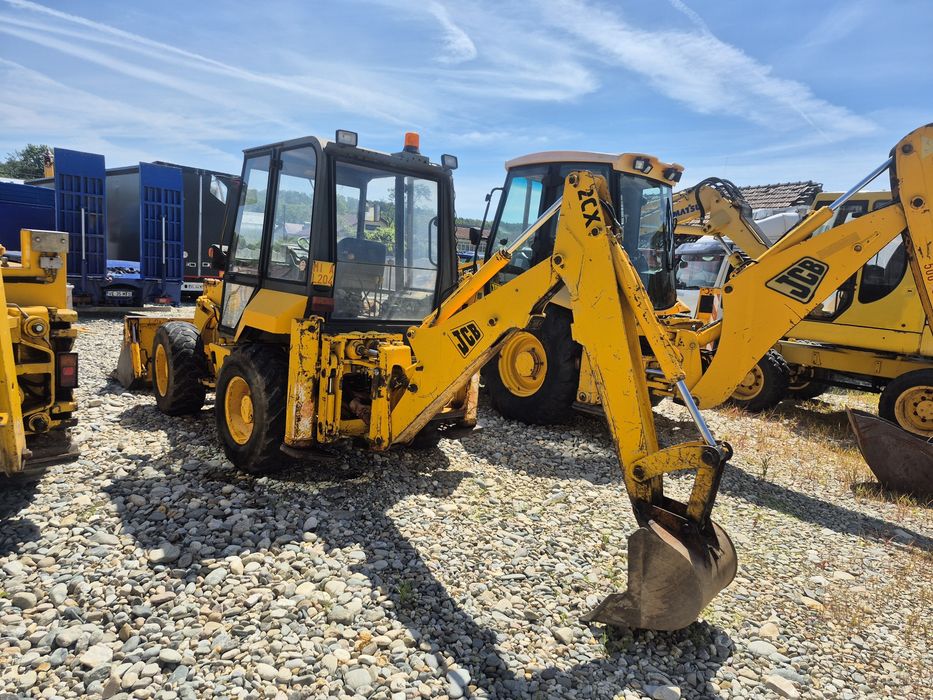 Buldoexcavator jcb 2cx