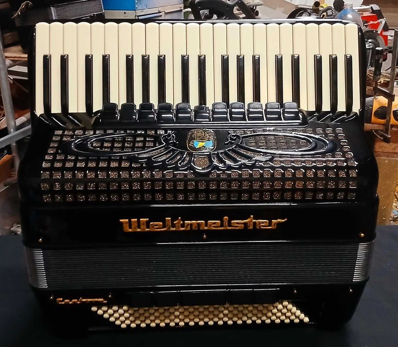 Acordeon Weltmeister Cantora – Ediție MIDI, placat cu aur de 24k
