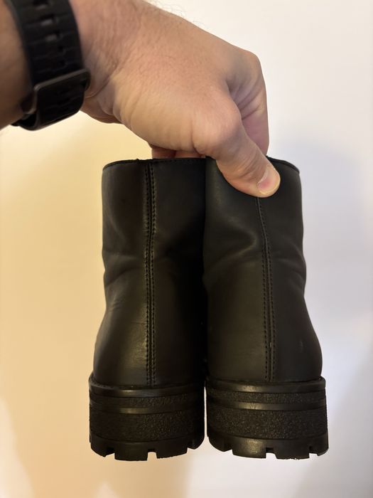 Ghete dama Clara Barson