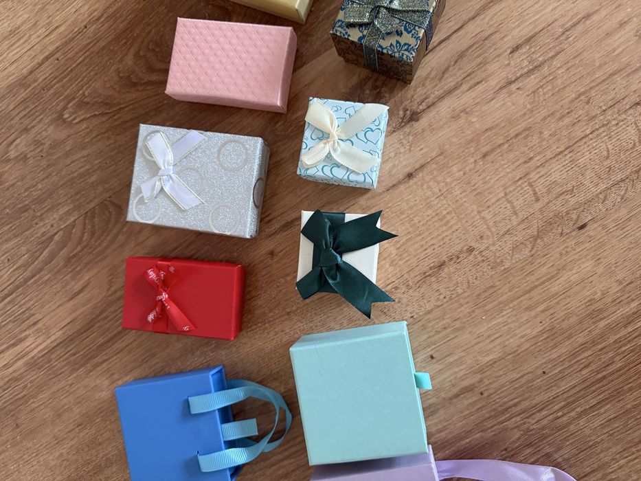 Футляр для украшении, коробочки