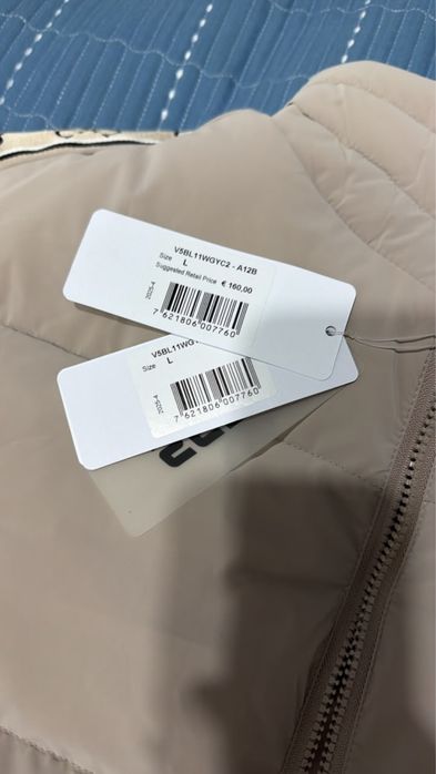 Куртка guess оригинал, размер L