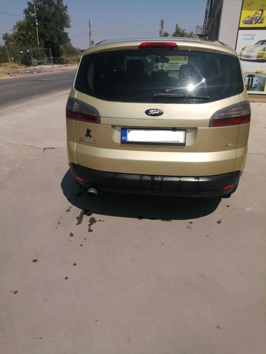 Продава се Ford S-max