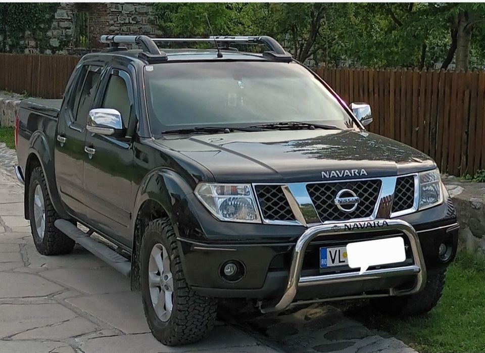 Vând sau schimb Nissan navara