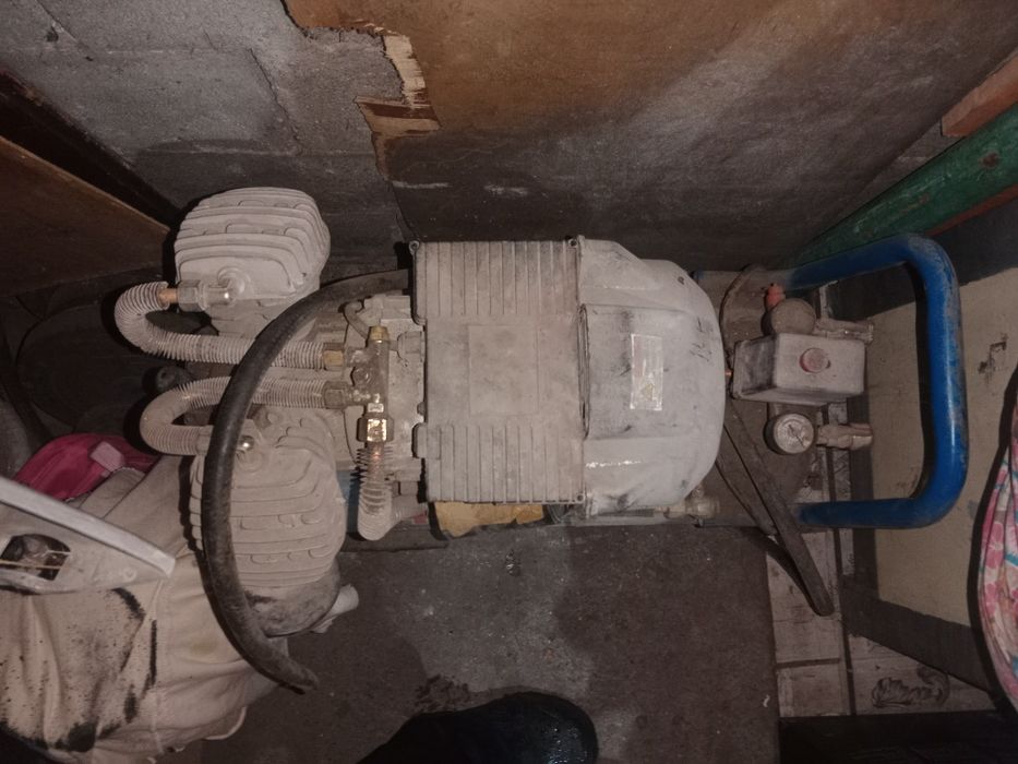 Продаю компрессор и краскопульт пулевизатор