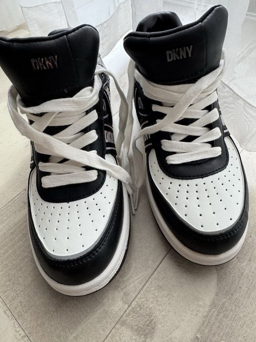 Adidasi marimea 37 DKNY