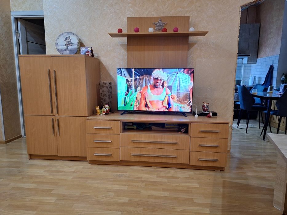 Продаю стенку для зала